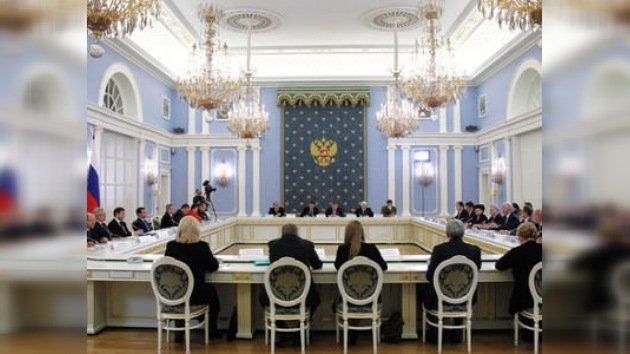 Medvédev apura a los legisladores rusos en la ratificación del START