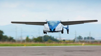 El coche volador eslovaco se prepara para el despegue