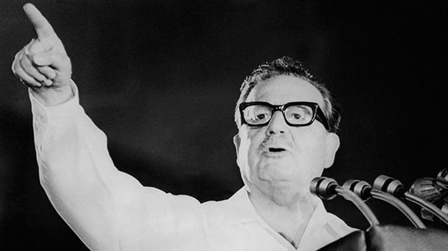 Chile confirma que Allende se suicidó y cierra la investigación de su muerte