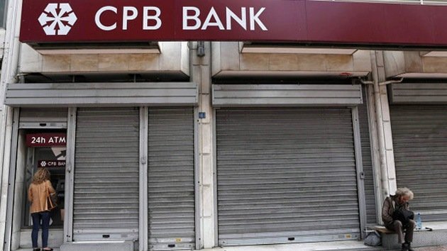 Clientes del segundo mayor banco de Chipre sólo podrán retirar hasta 260 euros al día