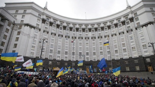 Primer ministro de Ucrania: "El Gobierno dimitirá si el Parlamento lo aprueba"