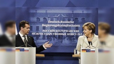 Medvédev: "El conflicto en Libia debe ser resuelto solo por la vía pacífica"