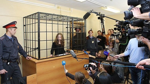 Rusia:Aprueban amnistía de presos, lo que podría liberar a los activistas de Greenpeace y Pussy Riot