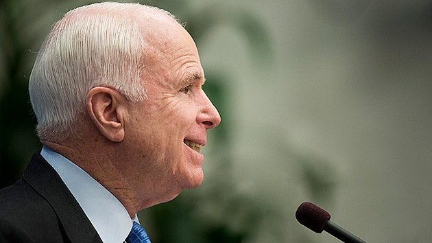 McCain propone ataques aéreos en Siria y exige que Obama tome medidas