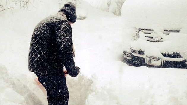 Fotos, video: 8 muertos por la feroz tormenta de nieve que azota EE.UU.