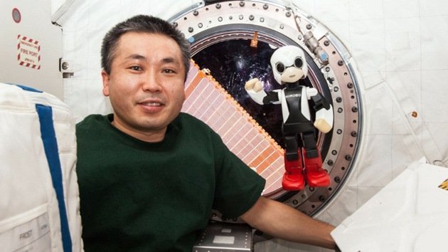 Video: Un astronauta y un robot hablan por primera vez en el espacio