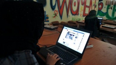 Los que no tienen cuenta en Facebook, ¿son delincuentes?