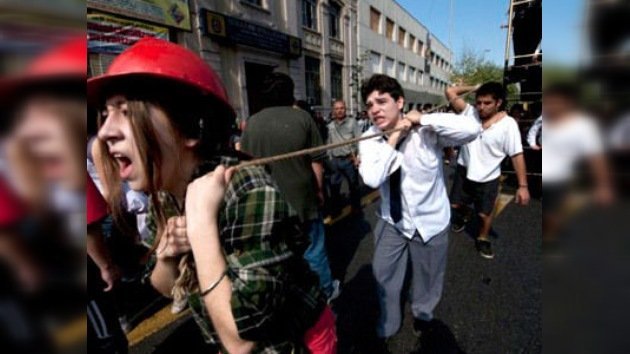 Chile: Diálogo en medio de manifestaciones
