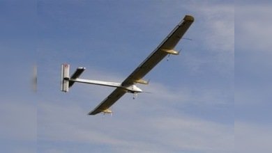 El avión Solar Impulse emprende su primer vuelo internacional