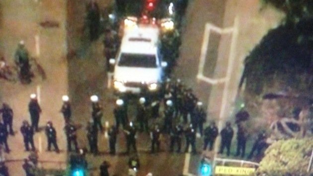 Occupy se enfrenta con la Policía en un acto cultural en Los Ángeles