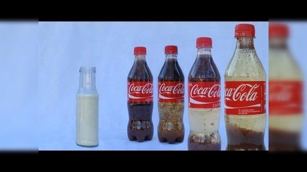 ¿Qué pasa si se mezcla Coca-Cola y leche? Curiosa reacción