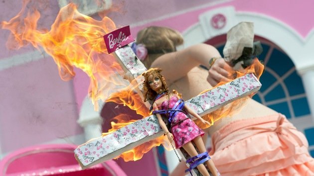 Protestan en Berlín contra Barbie, el "icono del sexismo”