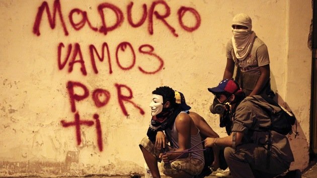 Autoridades venezolanas presentan pruebas de la oposición para asesinar a Maduro