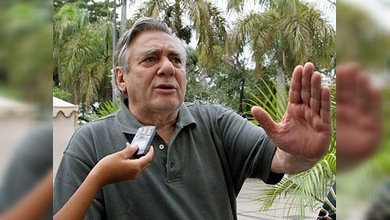 Un alcalde boliviano es captado tocándole el trasero a una concejal