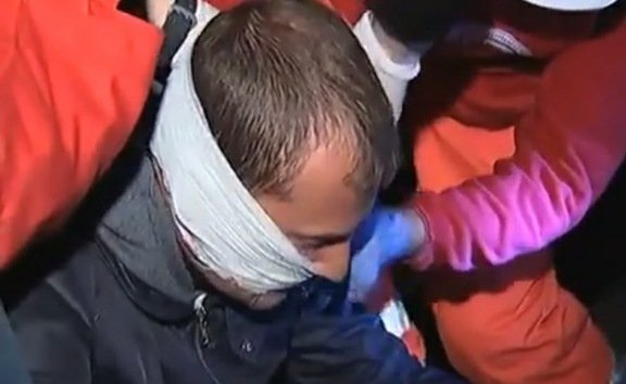 Ucranianos golpean brutalmente a participantes de un mitin en monumento de Lenin