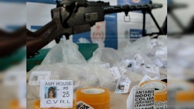 Usan la foto de Amy Winehouse para vender cocaína