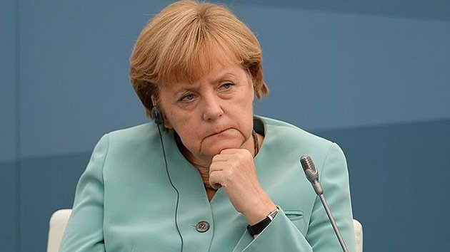 Merkel "molesta" con los industriales, que exigen poner fin a las sanciones antirrusas