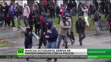 Enfrentamientos entre la Policía y los manifestantes contra la reforma educativa en Chile