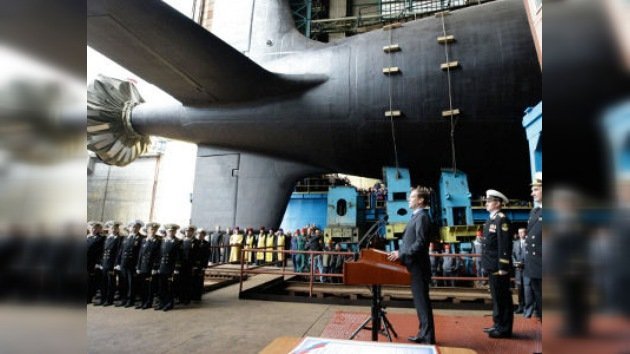 El último submarino de ataque ruso 'rompe aguas'