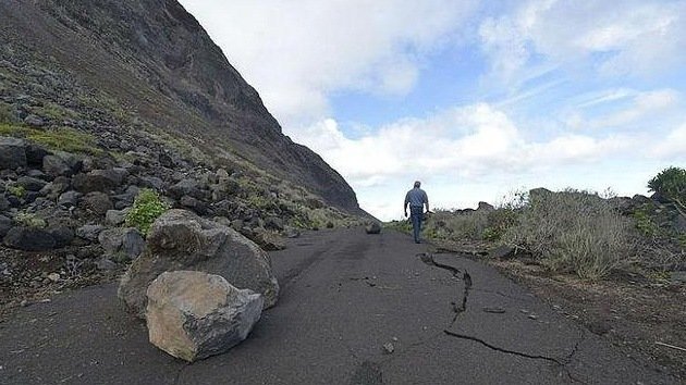 La actividad volcánica eleva la tierra de una isla española en seis centímetros