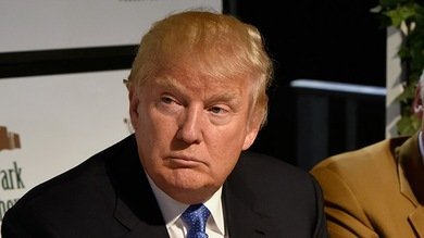 Donald Trump insta a "Hussein Obama" a renunciar por el caso del ébola en Nueva York