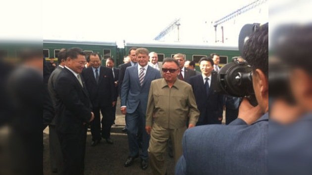 Un tren blindado lleva a Kim Jong-il a su reunión con Medvédev