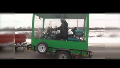 Sepultan en EE.UU. a un hombre montado en su Harley-Davidson