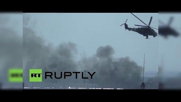 Video: Helicópteros pro-Kiev lanzan misiles al aeropuerto de Donetsk