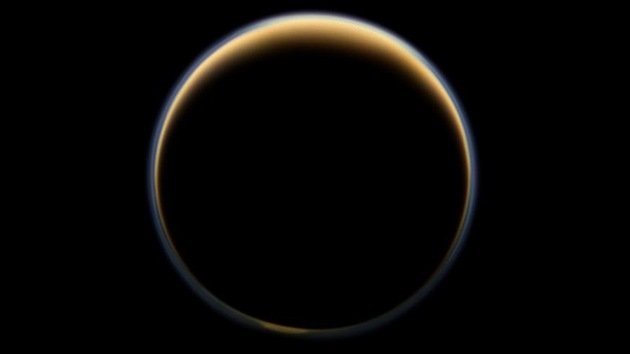 La NASA descubre componentes del plástico en una luna de Saturno, Titán