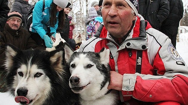 Una expedición de huskies siberianos abre una nueva ruta de carreras en el norte ruso