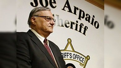 El sheriff de Arizona cuestiona la veracidad del acta de nacimiento de Obama