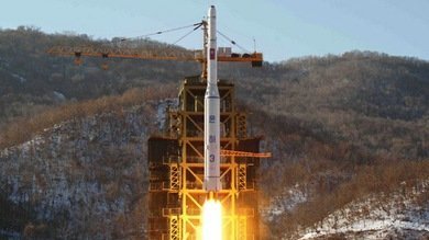Pyongyang acusa a Washington de "doble moral" y promete una dura respuesta