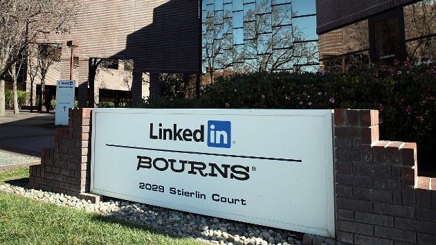 Varios usuarios demandan a LinkedIn por 'hackear' sus cuentas de correo