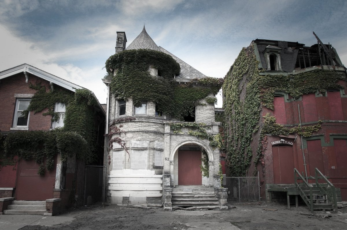 13 famosas casas abandonadas que esconden una historia de terror