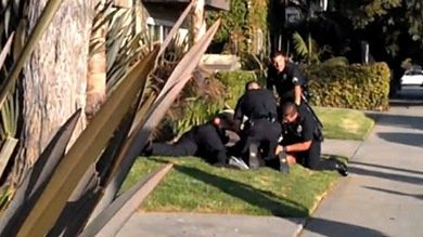 Video: Bélgica conmocionada por la muerte de un joven apaleado por la Policía