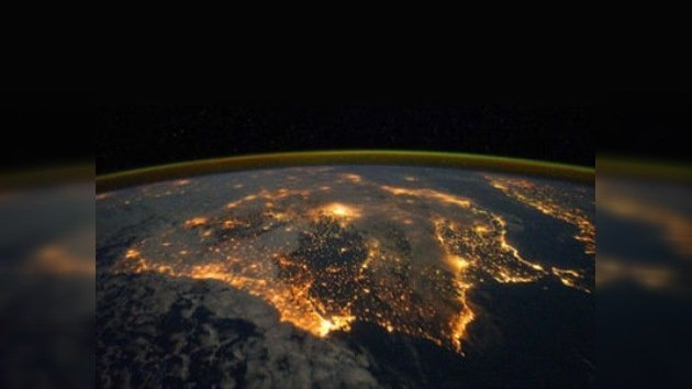 La Península Ibérica de noche vista desde el espacio