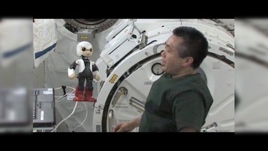 Un astronauta y un robot hablan por primera vez en el espacio