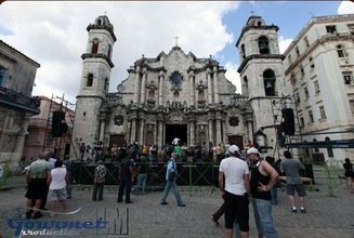 Un cantante ruso en la Plaza de La Habana