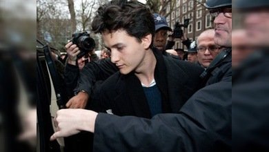 Un hijo del guitarrista de Pink Floyd, condenado por altercados en una manifestación