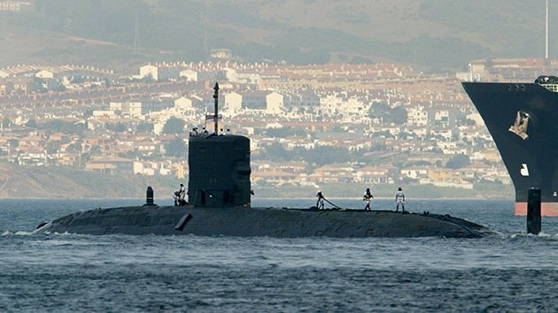 Un submarino nuclear británico 'asoma la nariz' en las aguas revueltas de Gibraltar