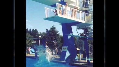 Un claro ejemplo de cómo no saltar desde un trampolín
