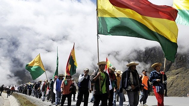 Bolivianos convocan protestas contra Francia y EE.UU. tras el aterrizaje de Morales en Viena