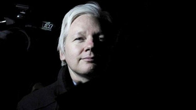 Assange: "El servicio secreto británico tachó de 'montaje' mi extradición"