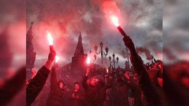 Hinchas de fútbol protestan en Moscú por asesinato de un joven