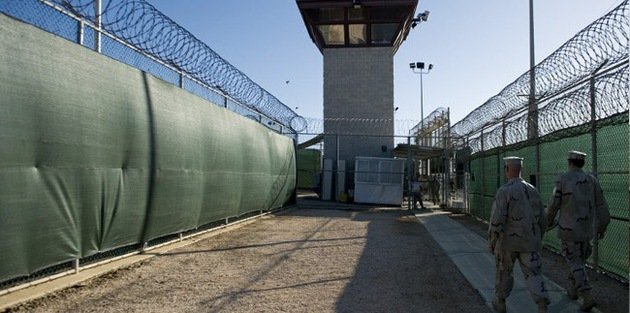 Juez militar de Guantánamo se rehúsa a dejar el caso del atentado al destructor USS Cole