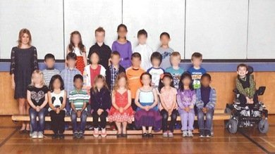 Un niño canadiense, 'apartado' en una foto escolar por ser discapacitado
