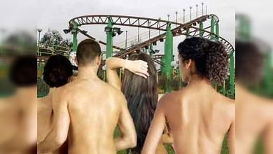 En Inglaterra baten récord  de una vuelta desnuda en montaña rusa