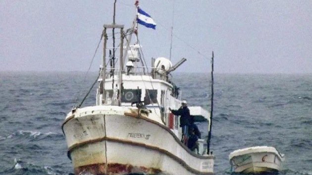 El barco nicaragüense que desató las alarmas en Colombia se retira de la zona de conflicto