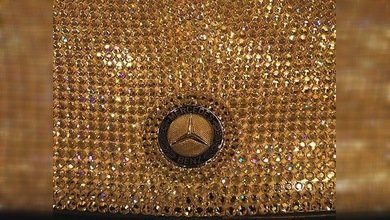 Un Mercedes Benz cristalizado con Swarovski se luce en Madrid