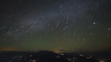 Una espectacular doble lluvia de estrellas ilumina el hemisferio sur